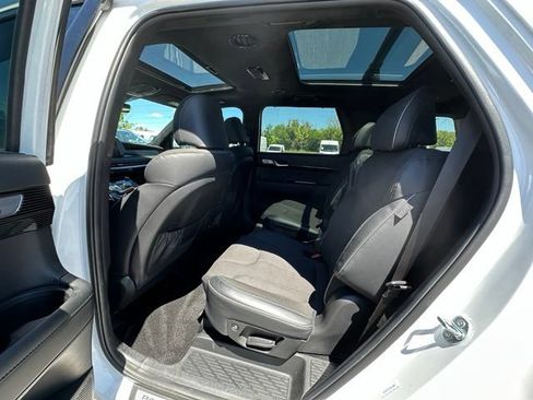 Used 2025 Hyundai Palisade Calligraphy AWD/4WD image 18