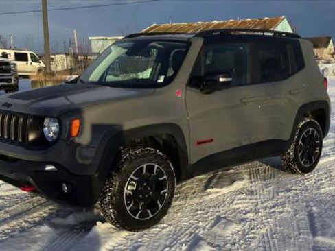 Certified 2023 Jeep Renegade Trailhawk image 4