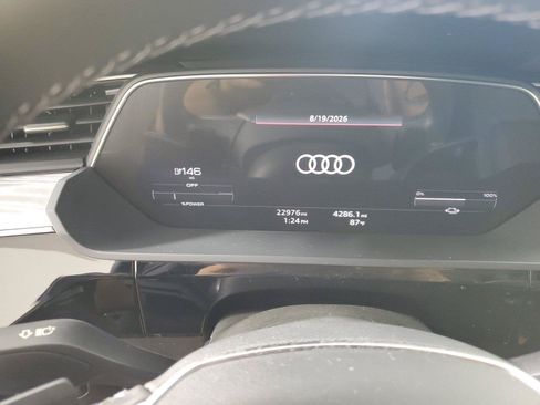 Used 2023 Audi e-tron Premium Plus w/ Premium Plus Package AWD/4WD image 24