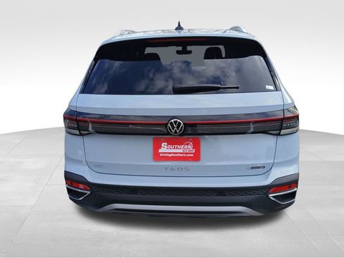 New 2026 Volkswagen Taos SEL image 4