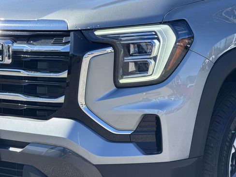 Used 2025 GMC Terrain Elevation image 6