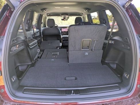 New 2025 Jeep Grand Cherokee L Limited w/ Black Appearance Package AWD/4WD image 11