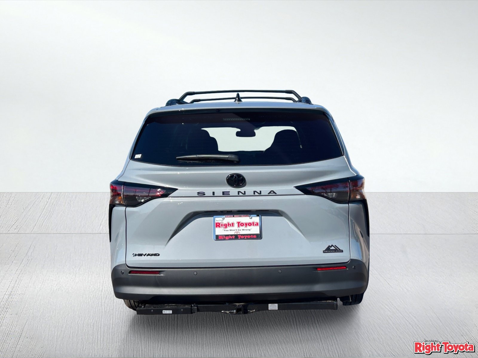 New 2026 Toyota Sienna XLE Woodland Edition AWD/4WD image 9