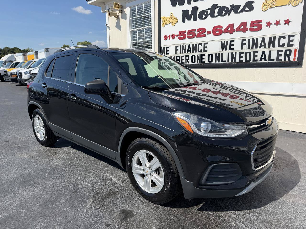 Used 2019 Chevrolet Trax LT w/ LT Convenience Package FWD image 2