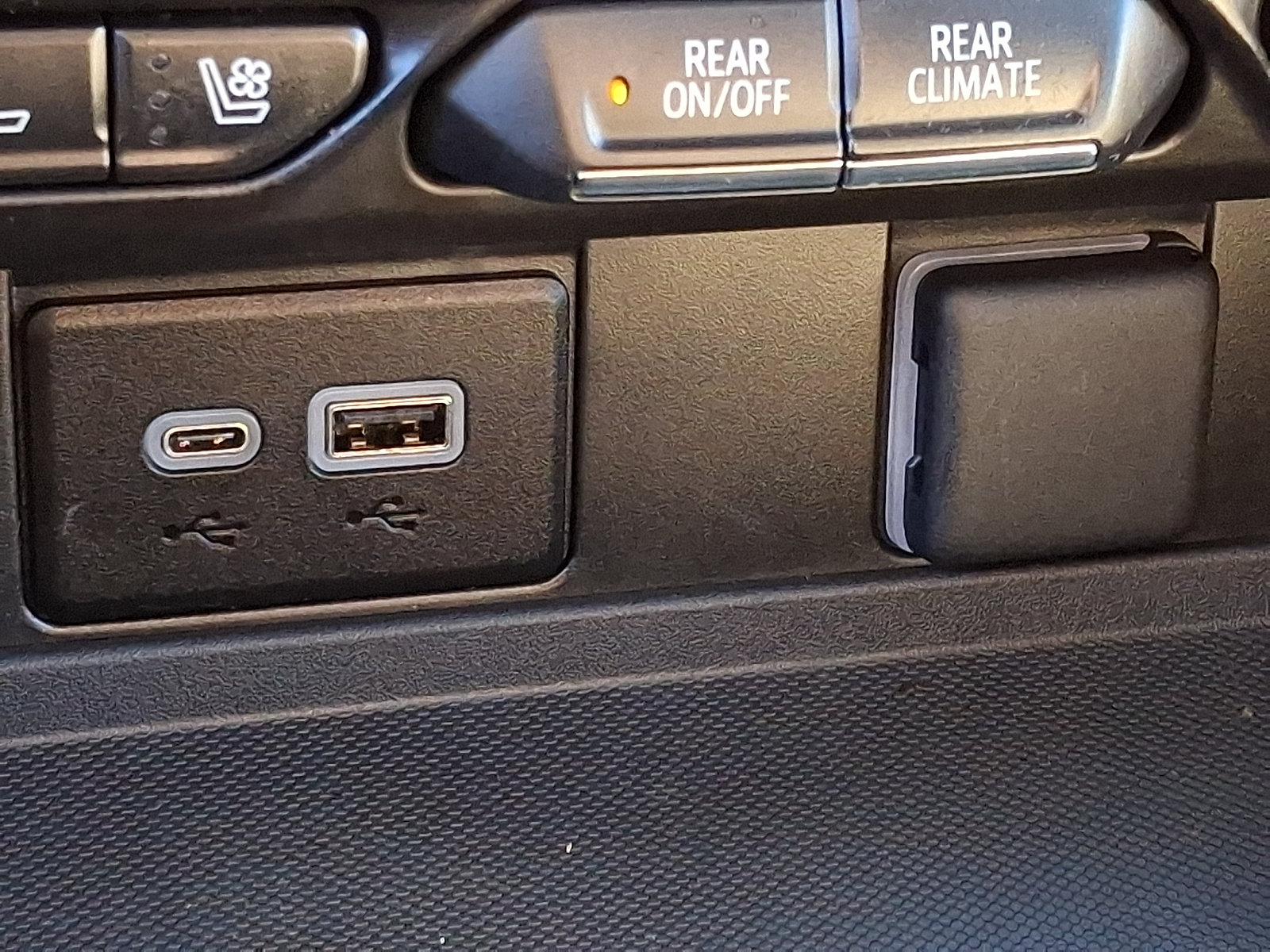 Certified 2023 Chevrolet Tahoe Premier AWD/4WD image 27