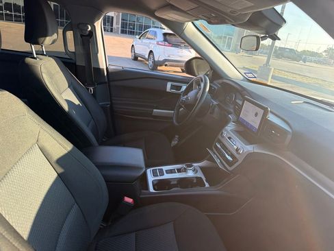 Used 2023 Ford Explorer XLT RWD image 15