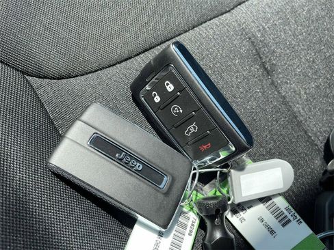 New 2025 Jeep Grand Cherokee L Laredo w/ Luxury Tech Group I image 35