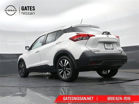 Used 2018 Nissan Kicks SV image 38