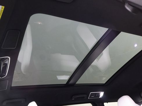 Used 2022 Land Rover Range Rover Sport SVR image 23