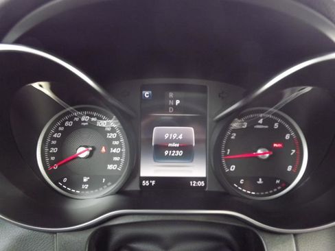 Used 2019 Mercedes-Benz GLC 300 4MATIC image 19