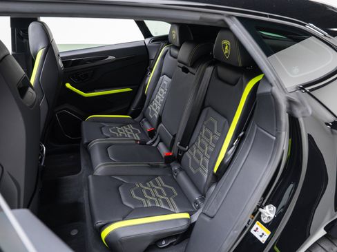 Used 2025 Lamborghini Urus SE image 36