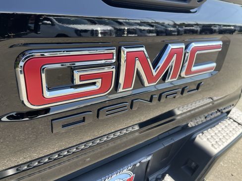New 2025 GMC Canyon Denali w/ LPO, Denali Black Edition image 68