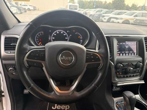Used 2018 Jeep Grand Cherokee Laredo AWD/4WD image 20