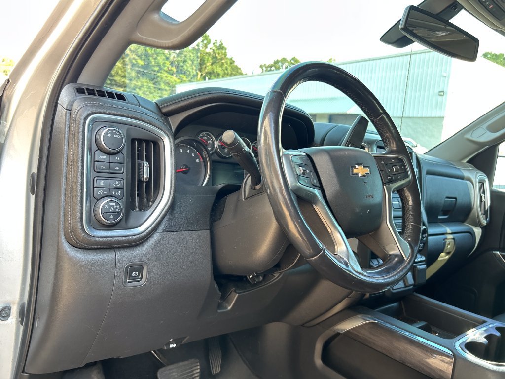 Used 2020 Chevrolet Silverado 1500 LTZ AWD/4WD image 10
