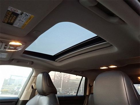 Certified 2023 Toyota Highlander XLE image 20