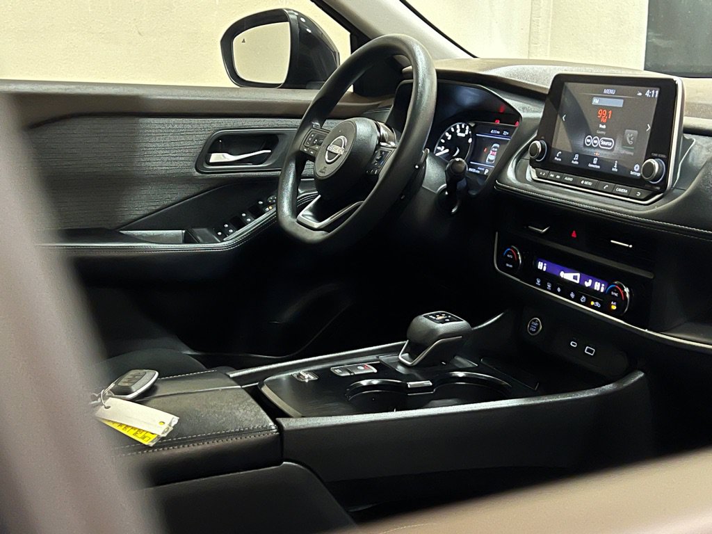 Used 2023 Nissan Rogue SV FWD image 19