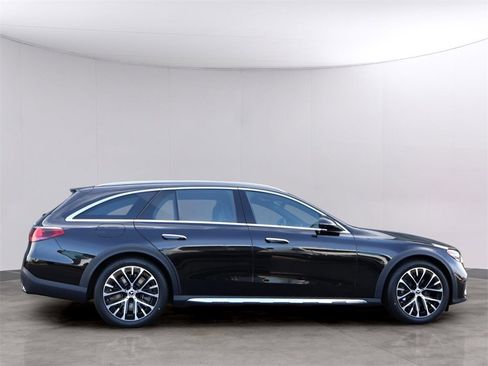 New 2025 Mercedes-Benz E 450 4MATIC All-Terrain Wagon image 4