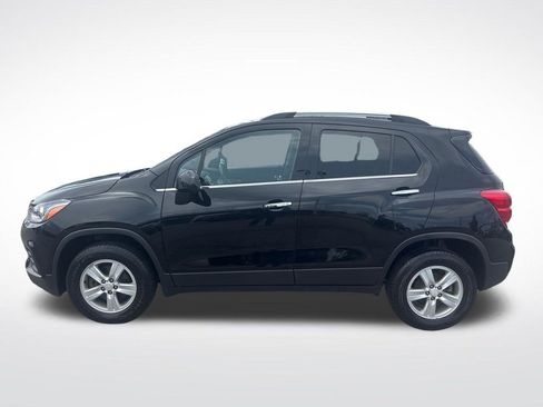 Used 2020 Chevrolet Trax LT w/ LT Convenience Package AWD/4WD image 2
