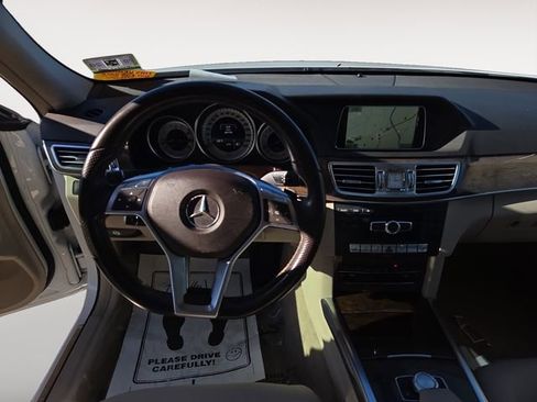 Used 2014 Mercedes-Benz E 350 4MATIC Sedan image 10