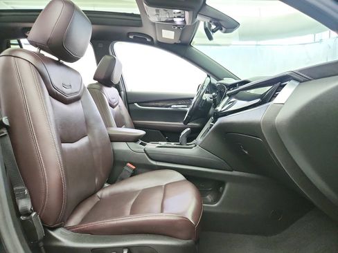 Used 2021 Cadillac XT6 Premium Luxury FWD image 32