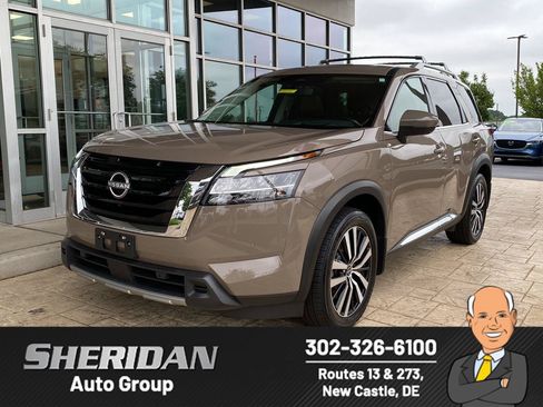 Certified 2023 Nissan Pathfinder Platinum w/ Cargo Package AWD/4WD image 1