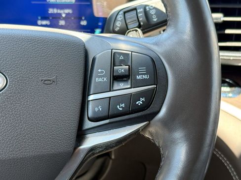 Used 2020 Ford Explorer Platinum w/ Premium Technology Package AWD/4WD image 27