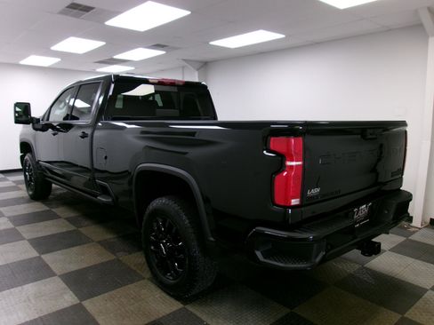 Used 2026 Chevrolet Silverado 3500 High Country w/ Midnight Edition AWD/4WD image 2