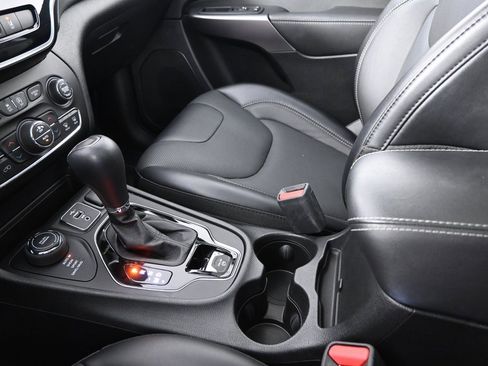 Used 2022 Jeep Cherokee Limited image 34