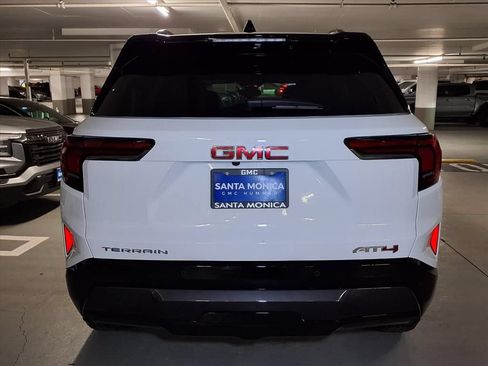 Used 2026 GMC Terrain AT4 AWD/4WD image 9