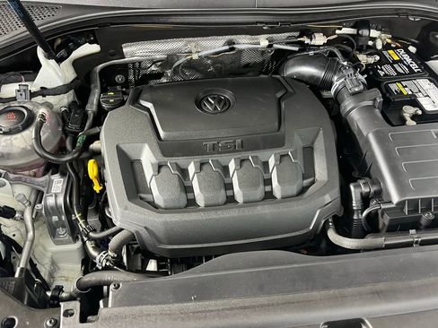 Used 2021 Volkswagen Tiguan SE R-Line image 33