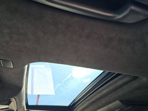 Used 2019 Cadillac Escalade Platinum image 17