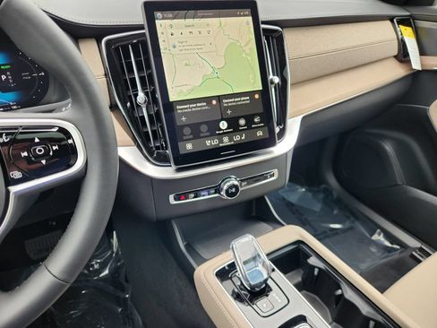 New 2026 Volvo XC90 T8 Plus w/ Protection Package Premier AWD/4WD image 28