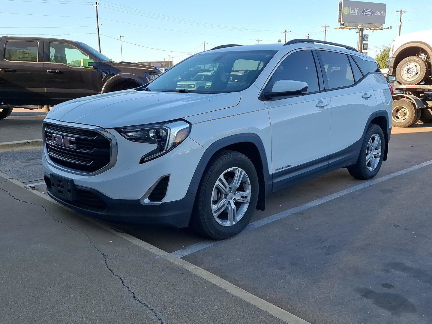 Used 2018 GMC Terrain SLE w/ Driver Convenience Package FWD image 4