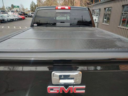 Used 2017 GMC Sierra 1500 SLT w/ SLT Preferred Package AWD/4WD image 11