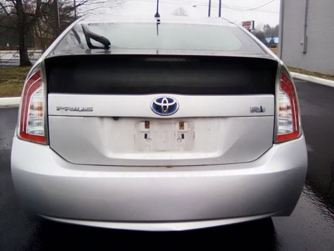 Used 2014 Toyota Prius One image 6