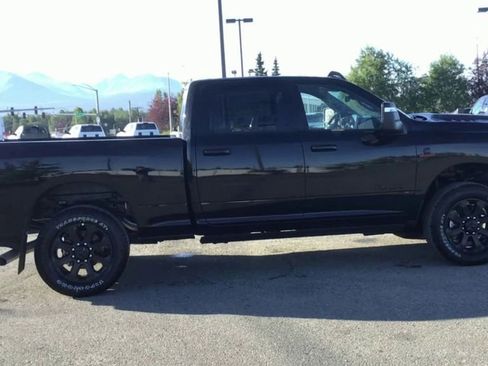 New 2025 RAM 3500 Laramie image 9