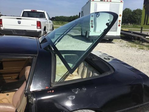 Used 1987 Chevrolet Corvette Coupe RWD image 18