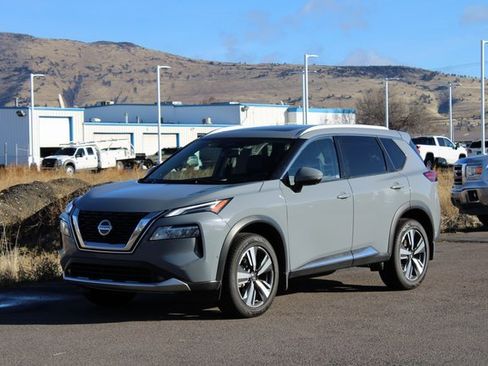 Used 2021 Nissan Rogue Platinum image 8