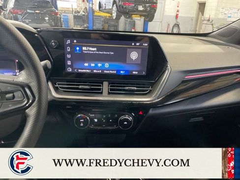 Used 2024 Chevrolet Trax RS w/ Driver Confidence Package image 23