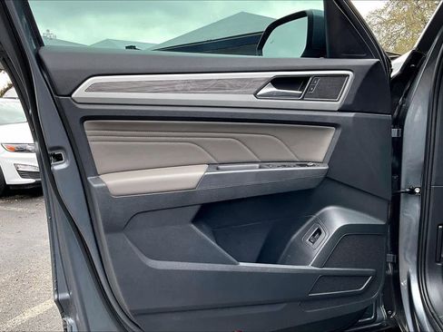 Certified 2023 Volkswagen Atlas Cross Sport SE w/ Panoramic Sunroof Package image 22