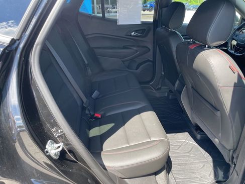 Used 2025 Chevrolet Trax RS FWD image 27