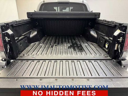 Used 2018 Toyota Tacoma Limited image 12