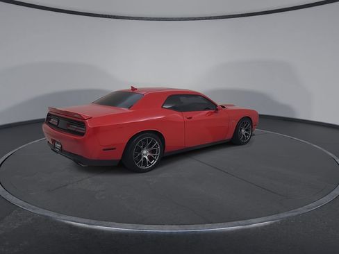 Used 2015 Dodge Challenger SRT RWD image 16