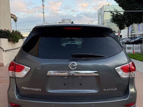 Used 2016 Nissan Pathfinder Platinum w/ Cargo Package image 6