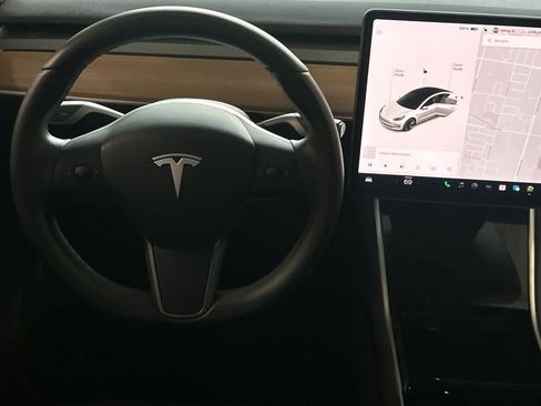 Used 2020 Tesla Model 3 Standard Range image 16