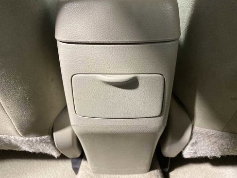 Used 2013 Toyota Corolla LE image 25