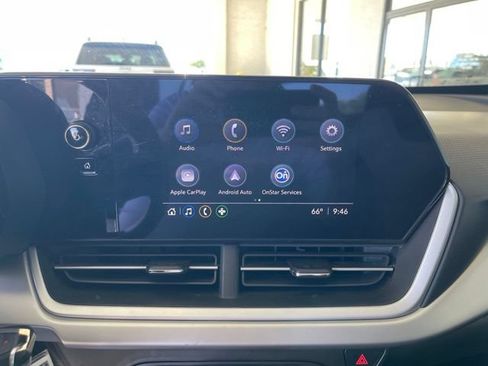 Used 2024 Chevrolet Trax LS w/ LS Convenience Package FWD image 16