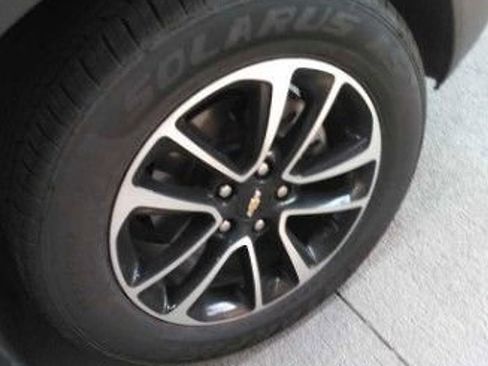 Used 2025 Chevrolet TrailBlazer LT AWD/4WD image 14