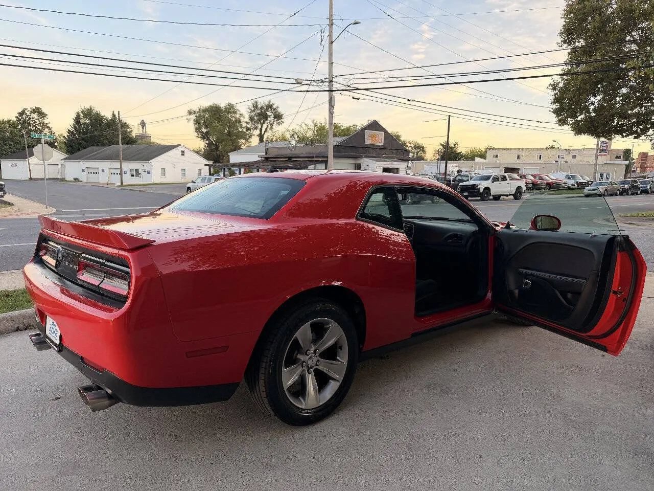Used 2019 Dodge Challenger SXT RWD image 21