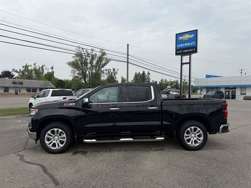 Used 2023 Chevrolet Silverado 1500 LTZ w/ Z71 Off-Road Package AWD/4WD image 3
